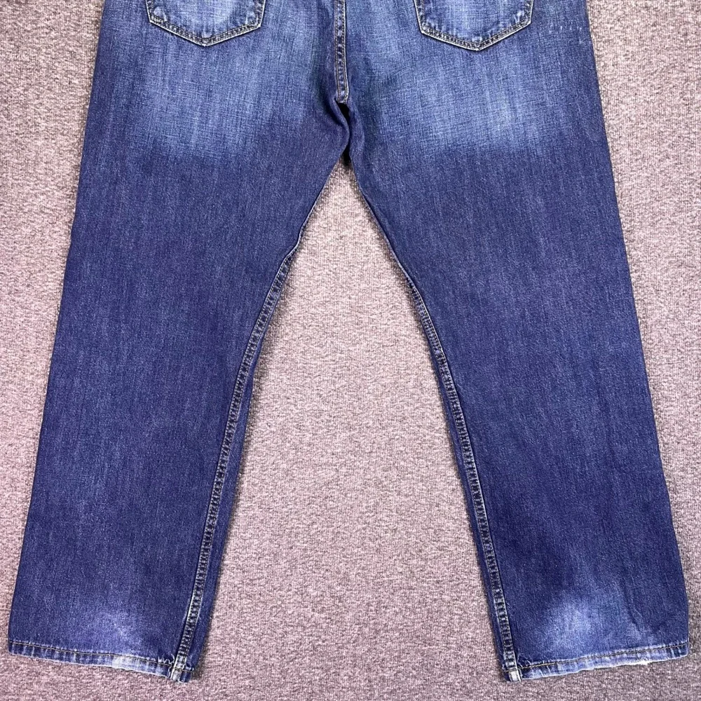 Levis levi 569